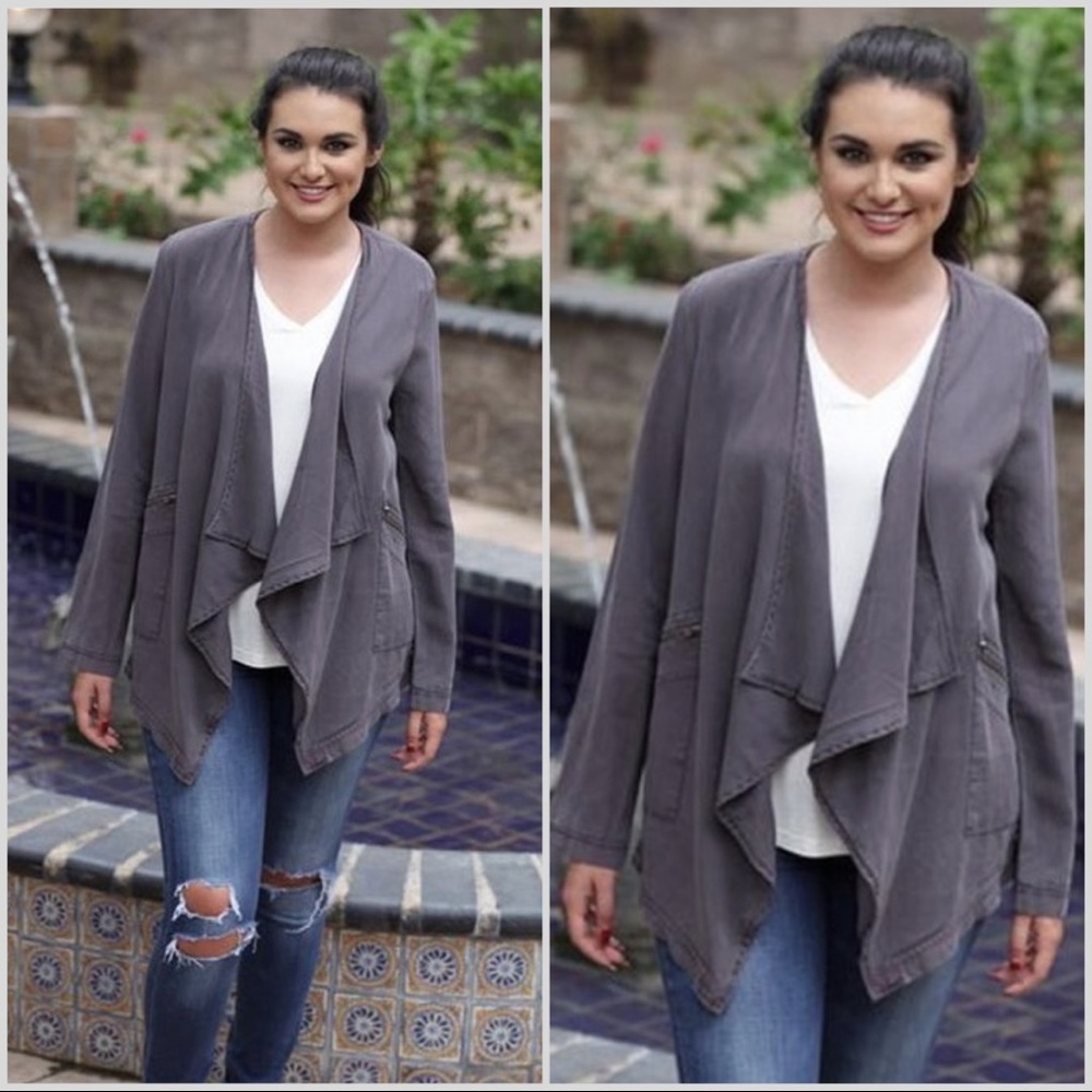 🐱Gray Draped Jacket With Zippers🐱
